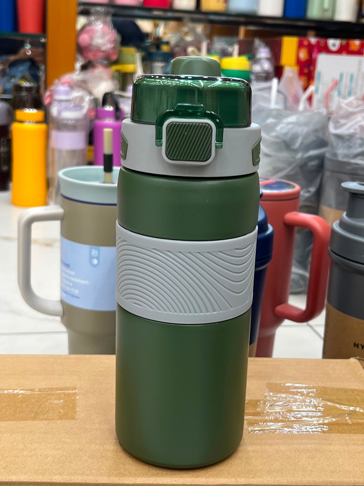 🏷️ Vilora Premium Leak-Proof Sports Water Bottle – Flip Lock Hydration Bottle