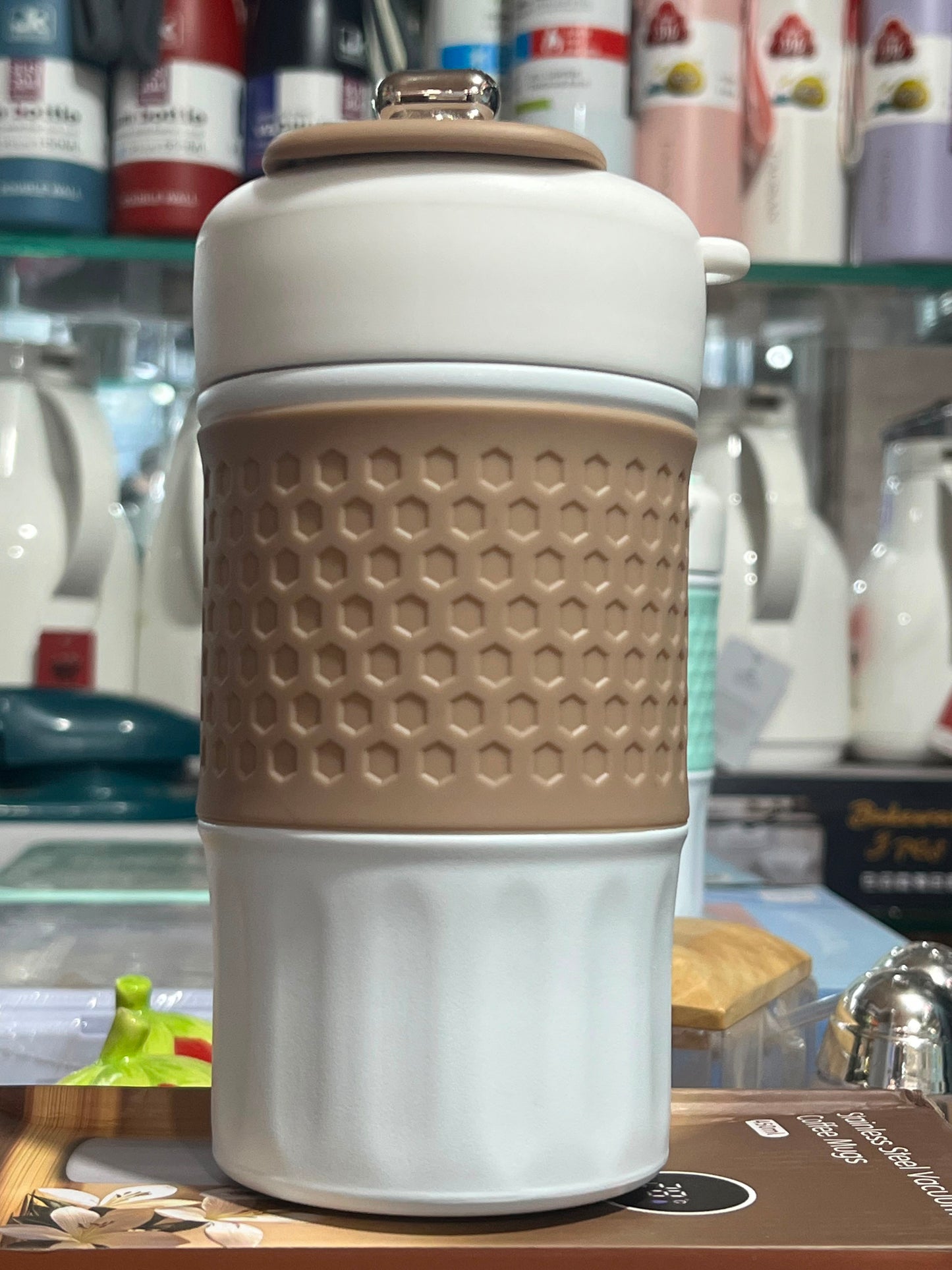 ☕🤍 Vilora Premium Insulated Coffee Mug – Elegant Travel Coffee Cup with Anti-Slip Grip ✨